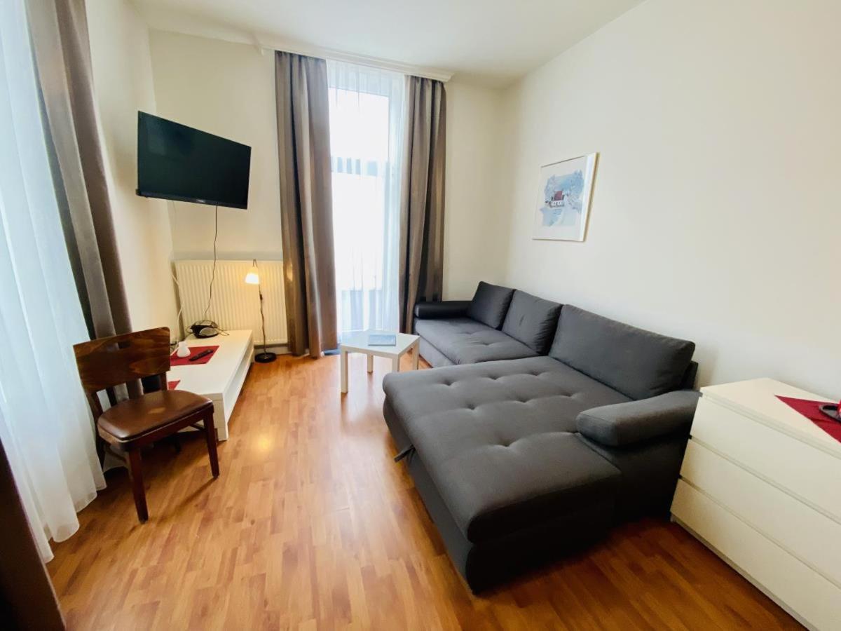 Doppelzimmer Cocktail, Direkt Am Alten Strom Rostock Bagian luar foto